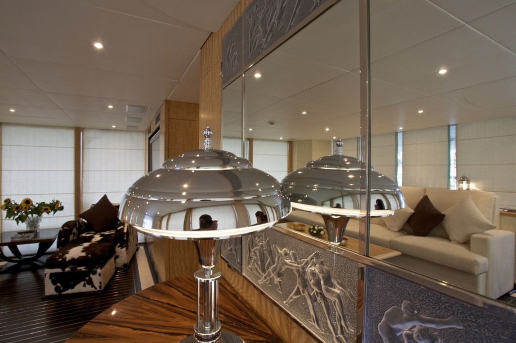 Close Up: Yacht ACHILLES's Sky-lounge Image