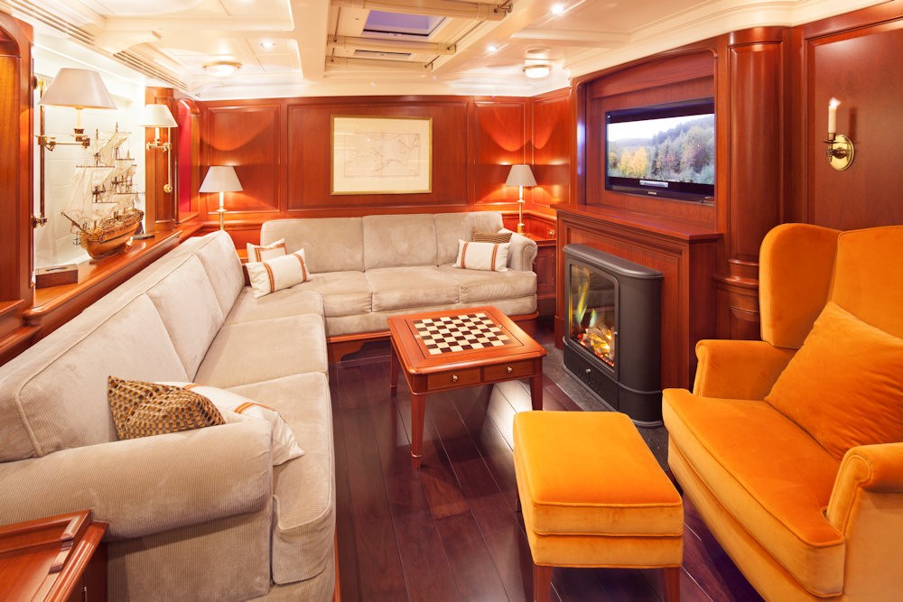 The 55m Yacht KAMAXITHA