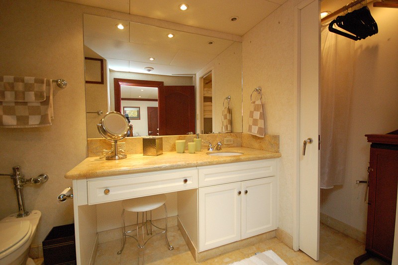 Guest's Bathroom Aboard Yacht STARGAZER