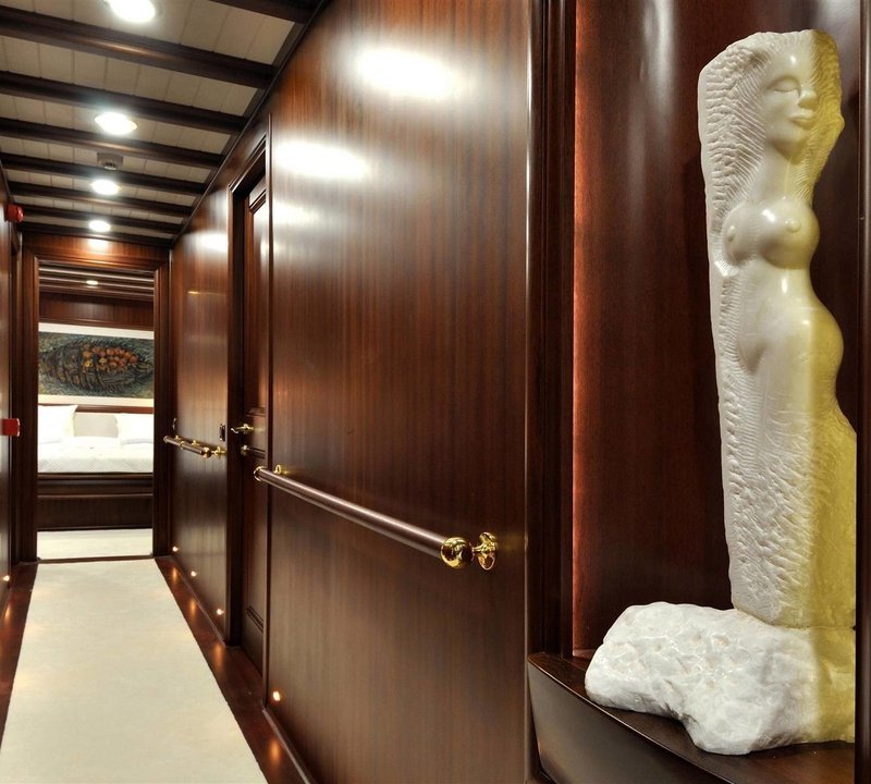 Hall On Yacht REGINA