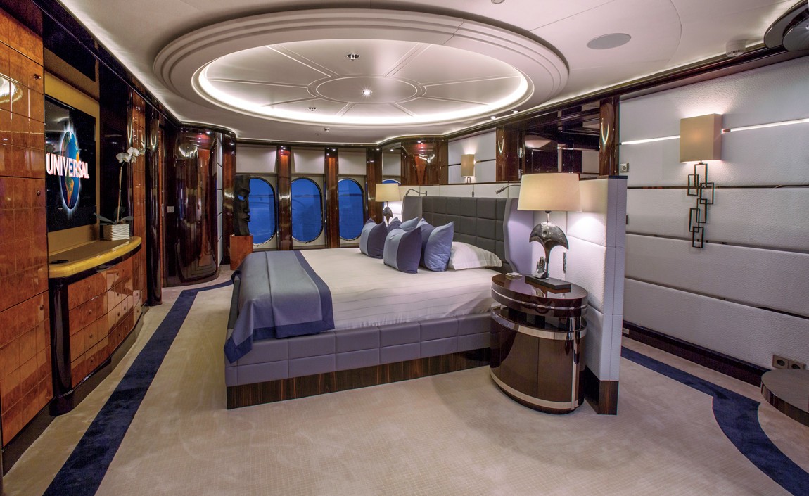 The 57m Yacht DREAM