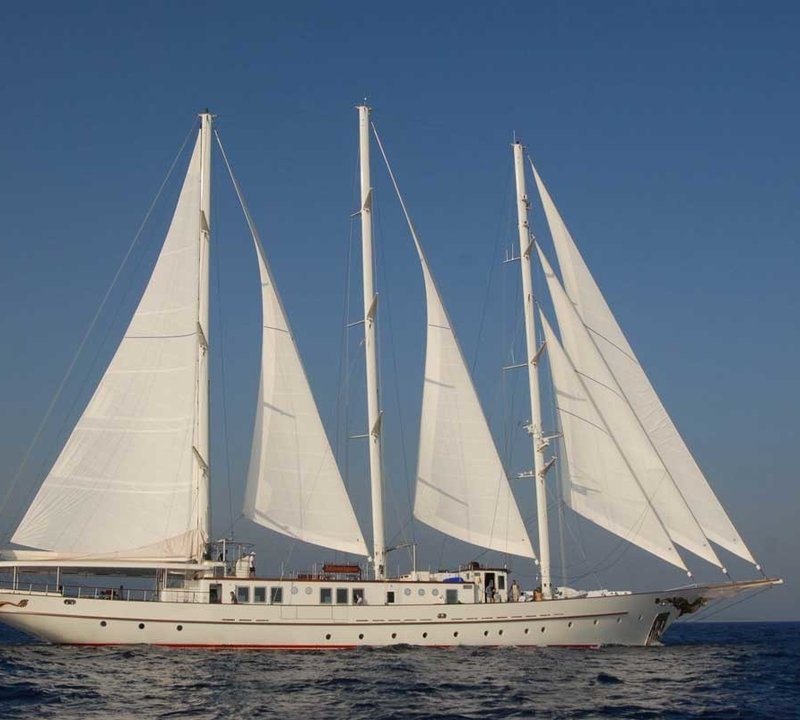 Sailing: Yacht MONTIGNE's Premier Overview Captured