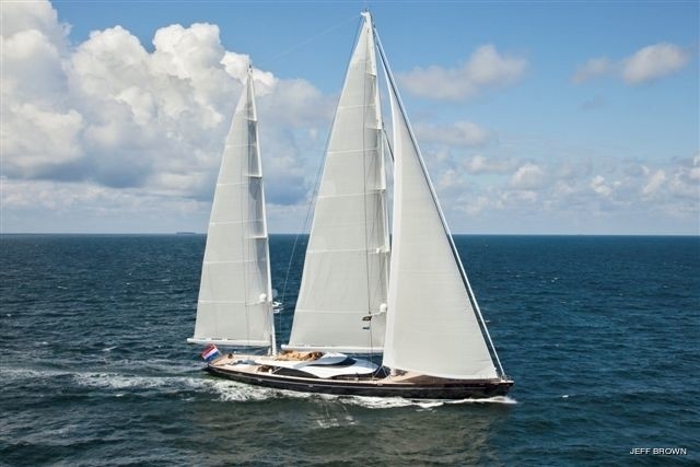 Premier Overview: Yacht TWIZZLE's Cruising Captured