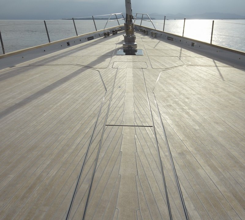 Deck On Yacht TWIZZLE