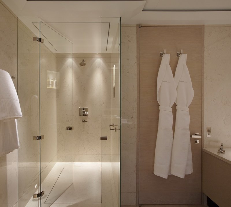 Main Master Bath Aboard Yacht TWIZZLE