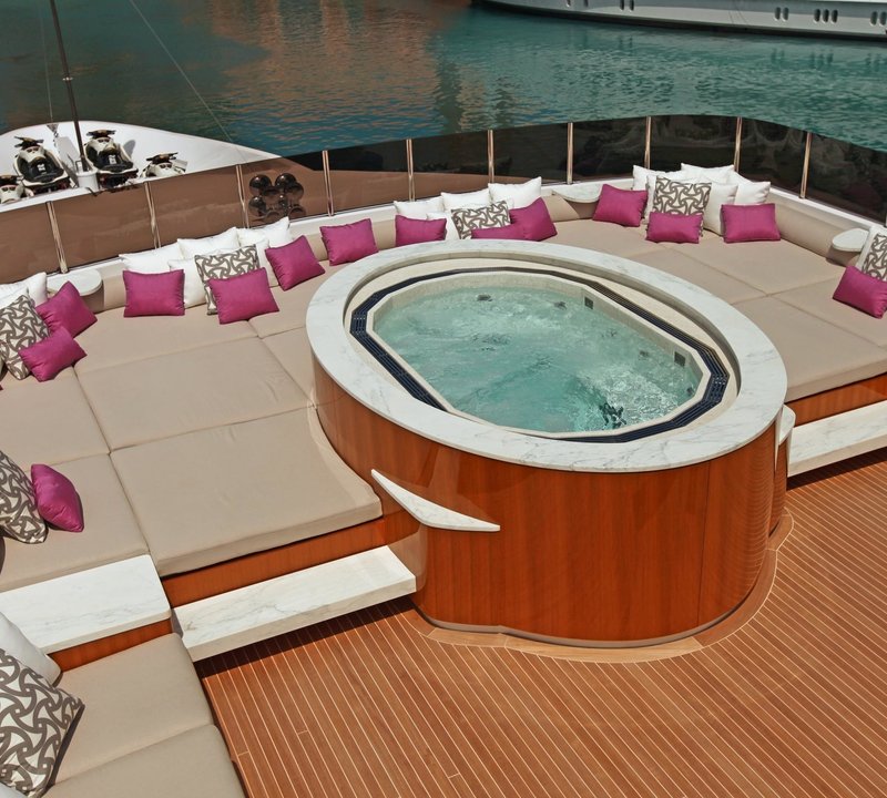 Jacuzzi Pool Aboard Yacht CARPE DIEM