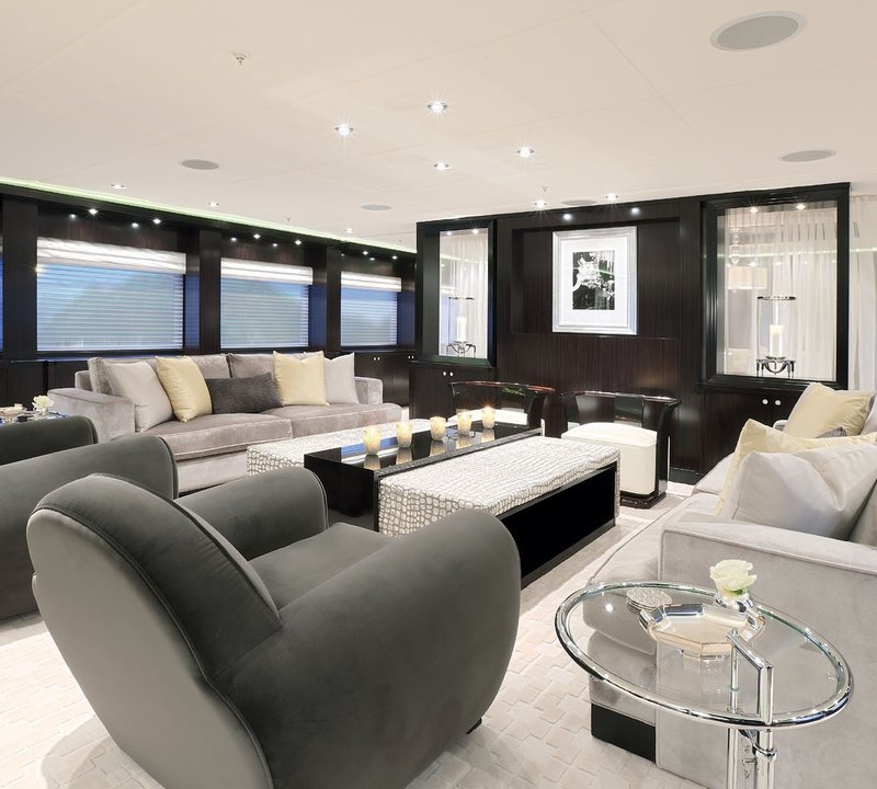 Fore: Yacht CARPE DIEM's Premier Saloon Image