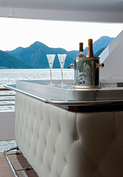 Wine: Yacht CARPE DIEM's Close Up Image