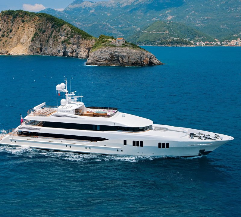 Cruising On Yacht CARPE DIEM