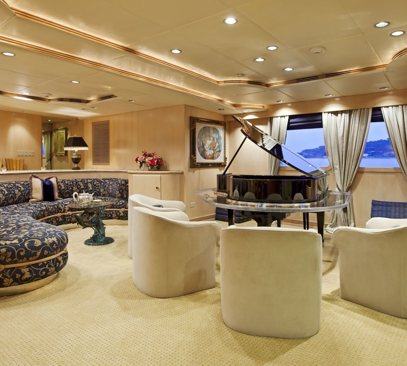 Profile Aspect: Yacht FAM's Saloon Photograph