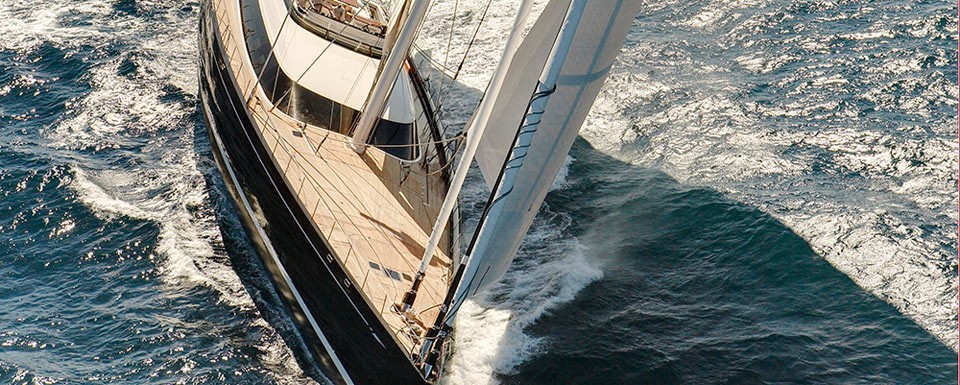 Forward Aspect: Yacht KOKOMO's Cruising Image