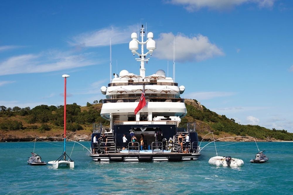 The 58m Yacht UNBRIDLED