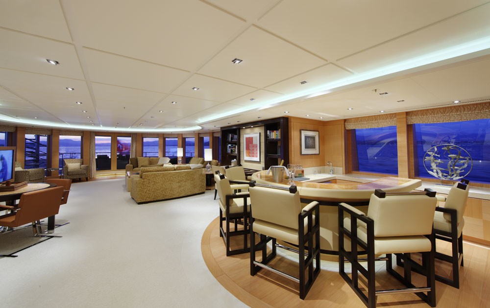 Inside Drinks Bar Aboard Yacht HUNTRESS