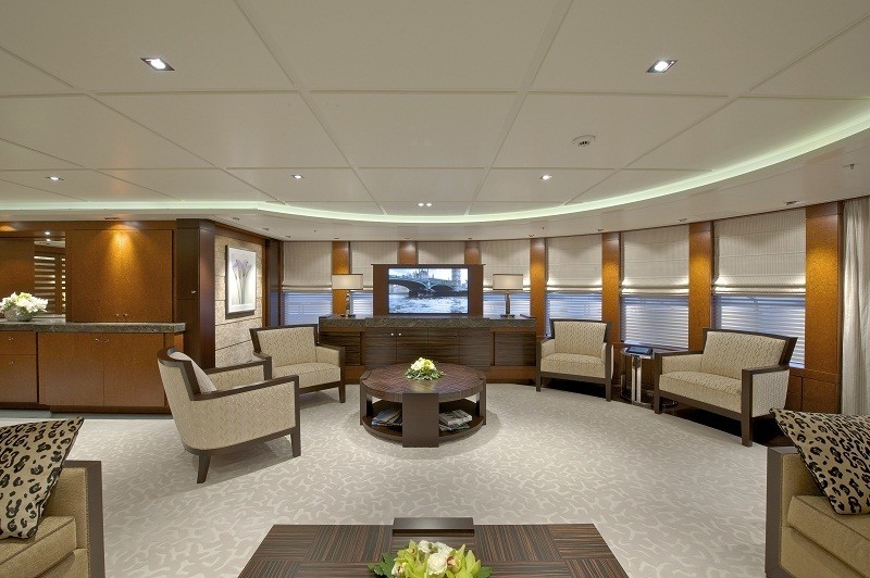 Premier Deck Saloon On Yacht HUNTRESS