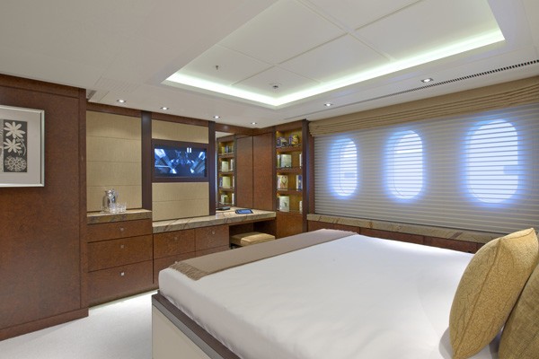 Guest's Double Sized Cabin On Yacht HUNTRESS