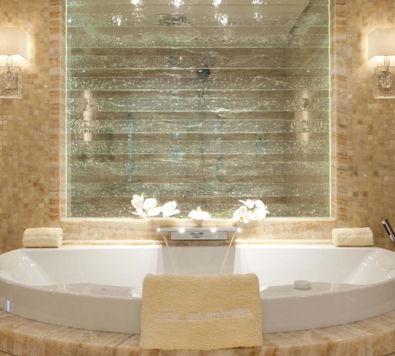 Main Master Bathroom On Yacht HUNTRESS