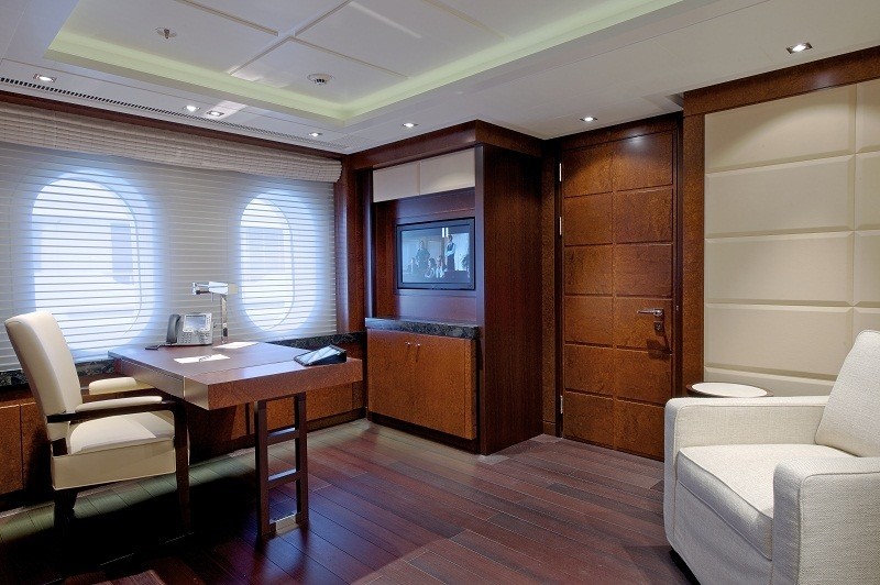 Personal Lounging On Yacht HUNTRESS