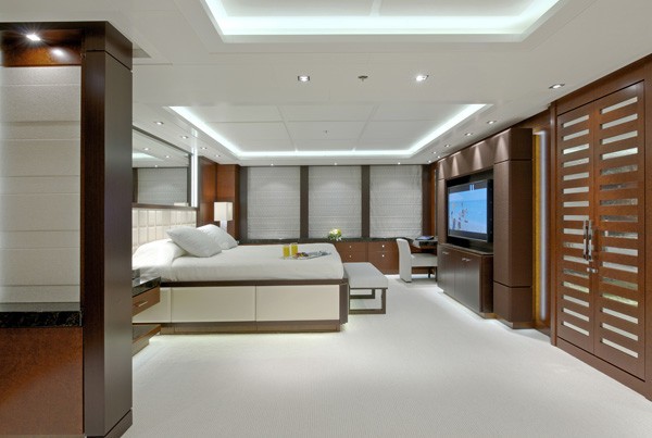 Profile: Yacht HUNTRESS's VIP Cabin Captured