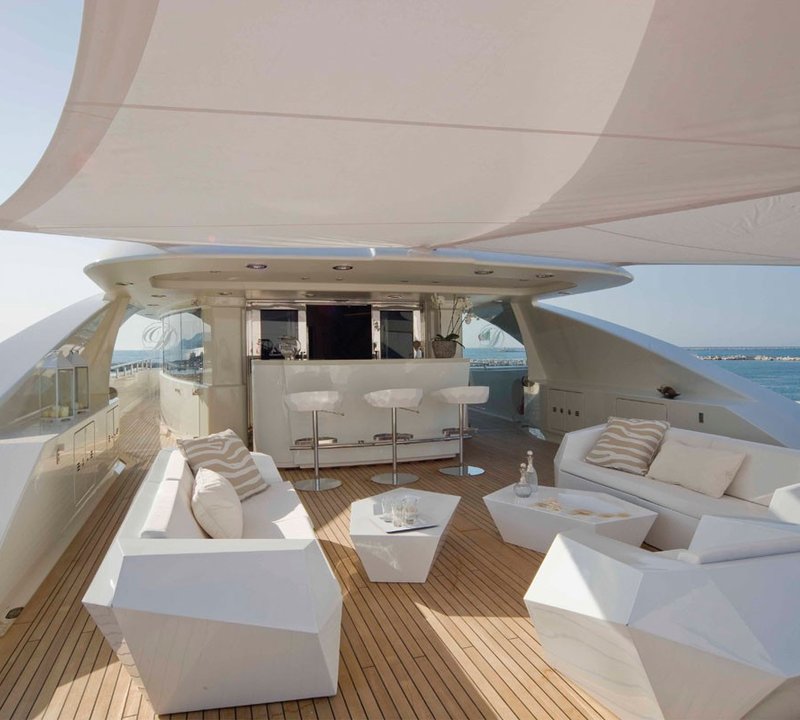 upper deck drinks bar