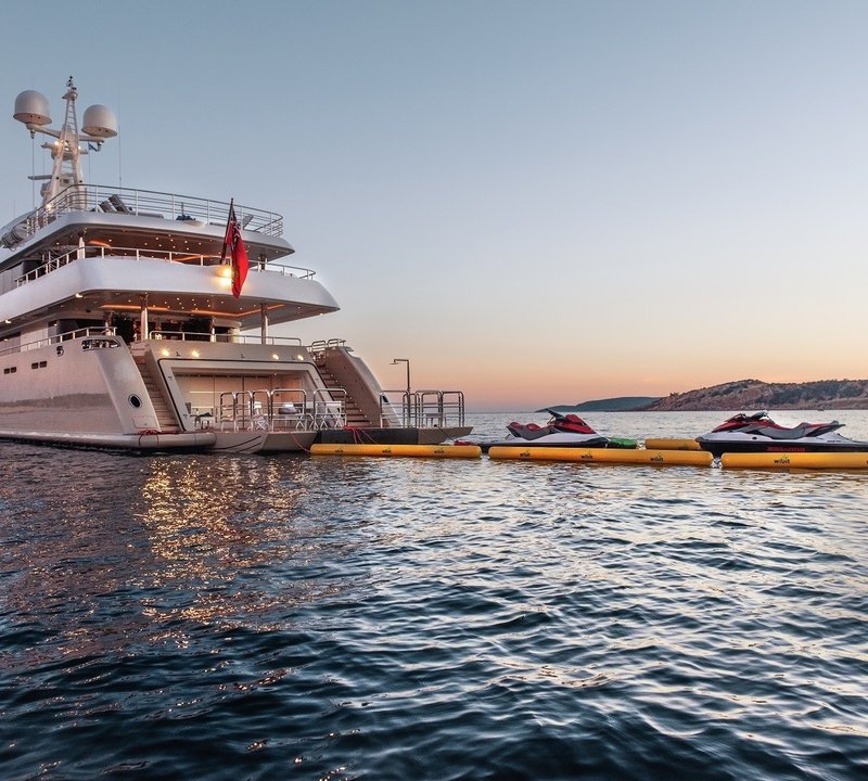The 60m Yacht LIGHT HOLIC