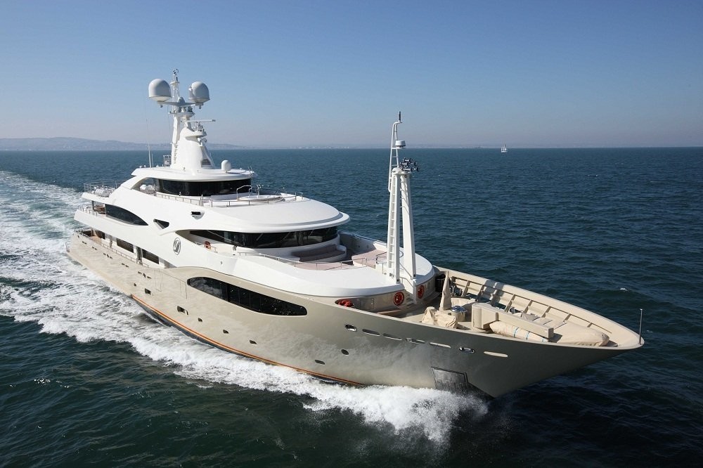 The 60m Yacht LIGHT HOLIC