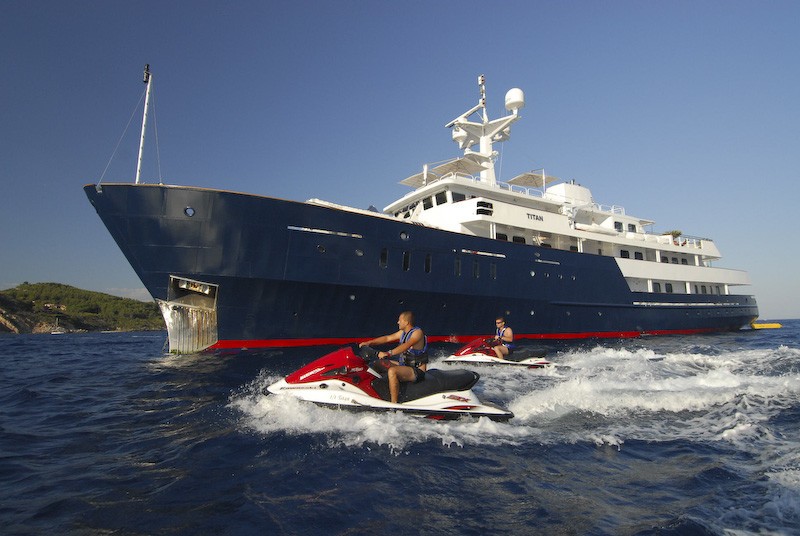 The 60m Yacht TITAN