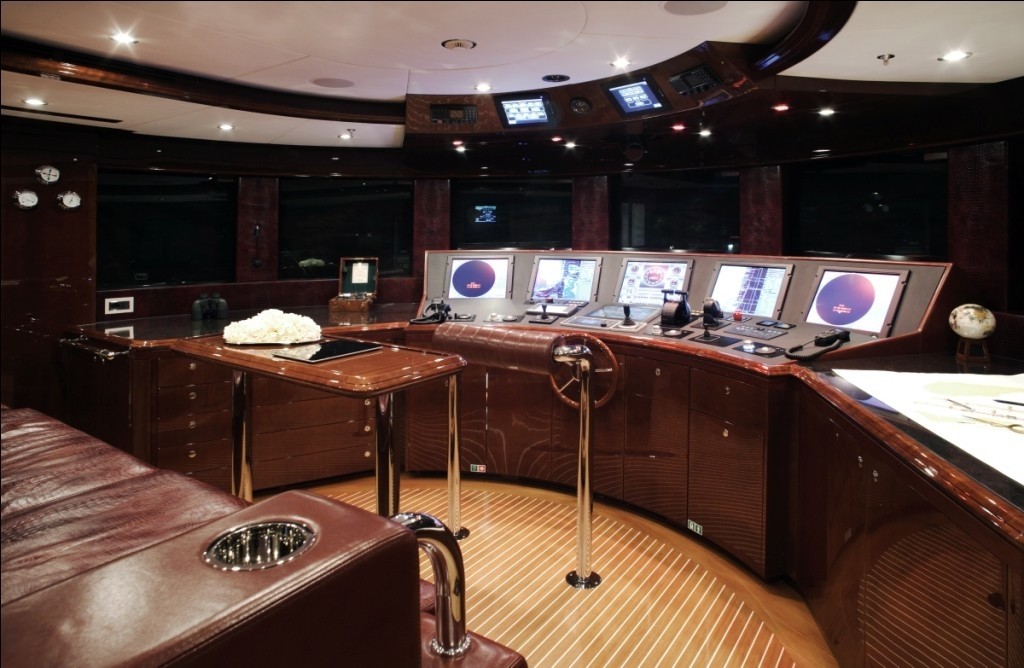 Bridgedeck On Board Yacht DIAMONDS ARE FOREVER