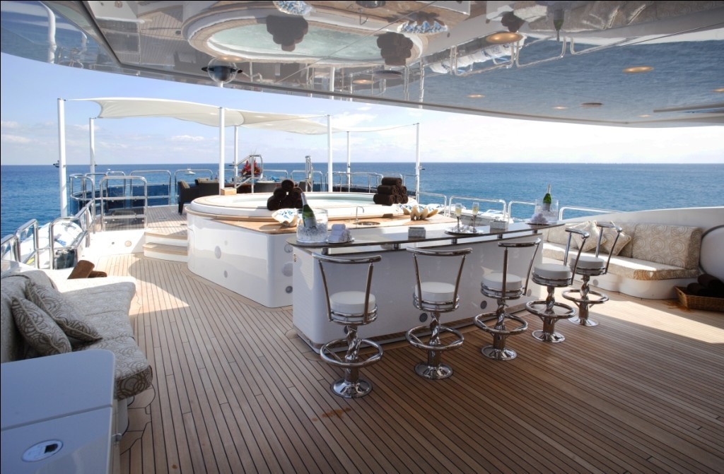 Drinks Bar With Jacuzzi Pool Aboard Yacht DIAMONDS ARE FOREVER