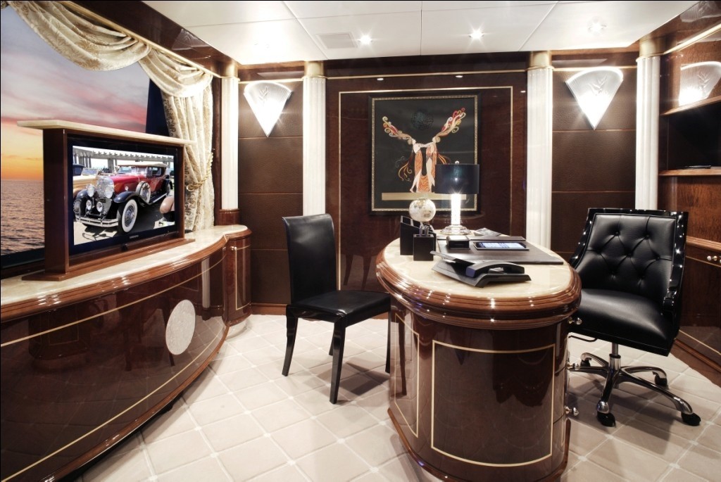 Study On Yacht DIAMONDS ARE FOREVER