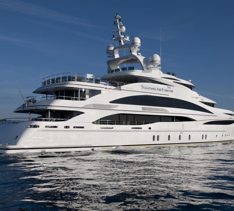 Profile Aspect: Yacht DIAMONDS ARE FOREVER's Cruising Pictured