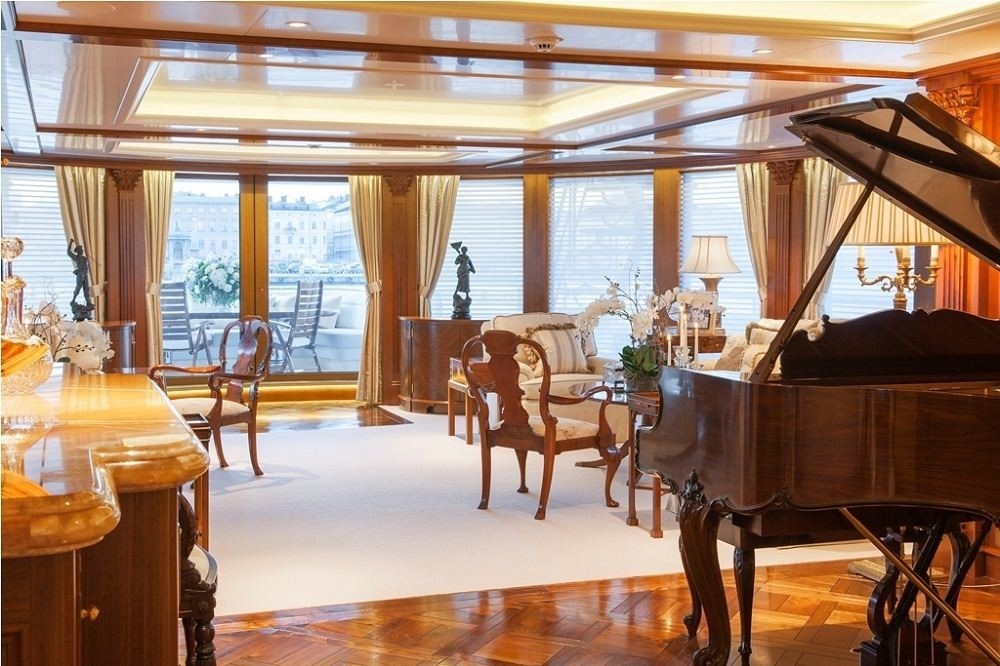 The 61m Yacht LADY KATHRYN V