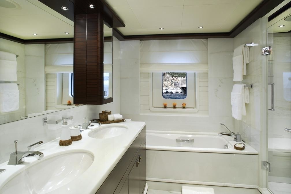 Guest's Bath On Board Yacht BATON ROUGE
