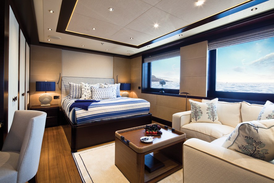 : Yacht BATON ROUGE's VIP Stateroom Photograph
