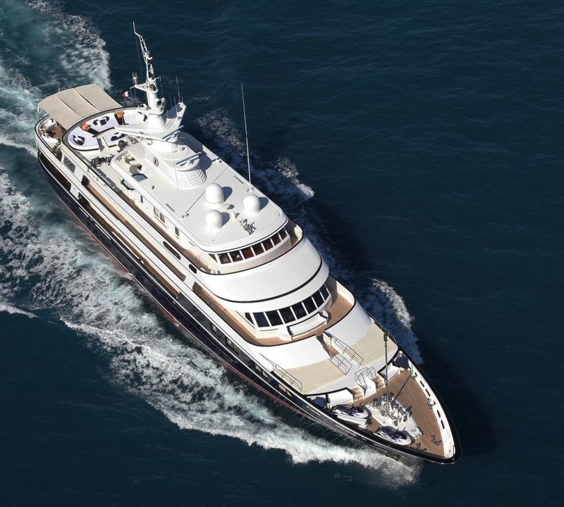 From Above Aspect: Yacht VIRGINIAN's Cruising Photograph