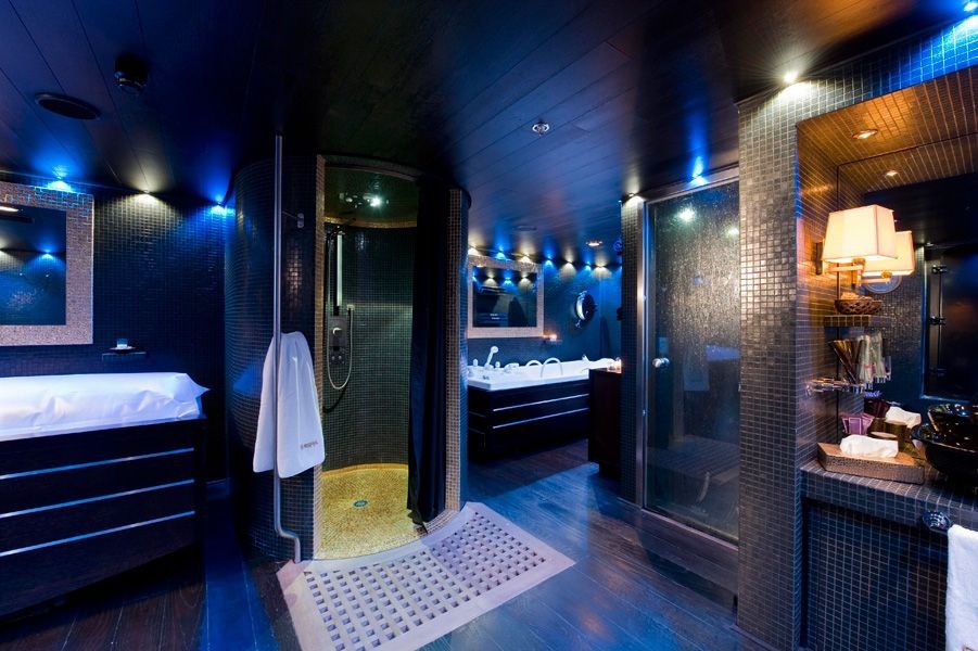 Spa Premier Lobby On Yacht FORCE BLUE