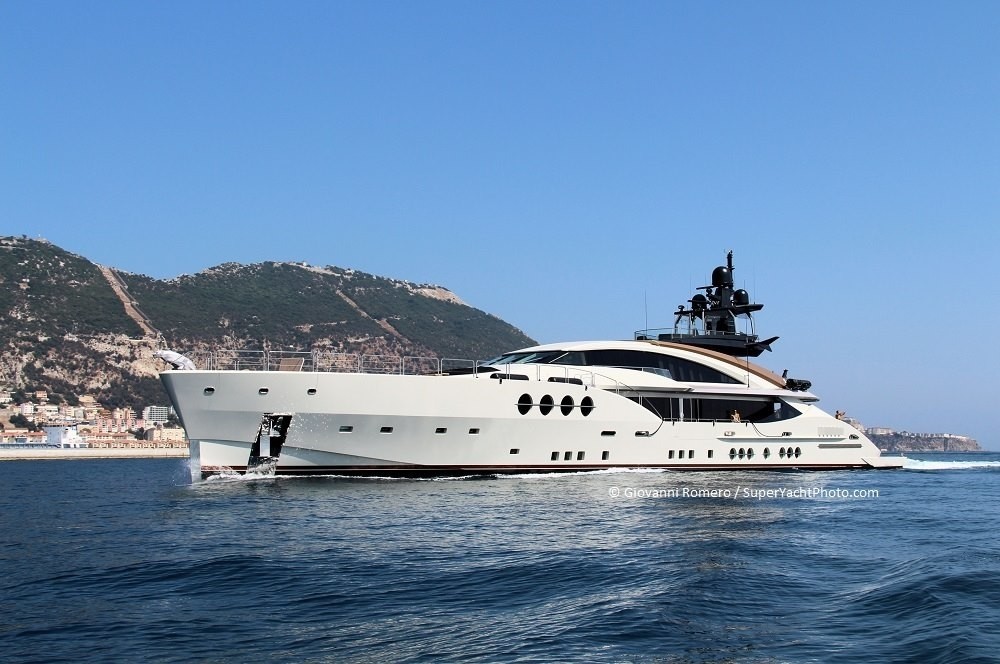 The 65m Yacht LADY M