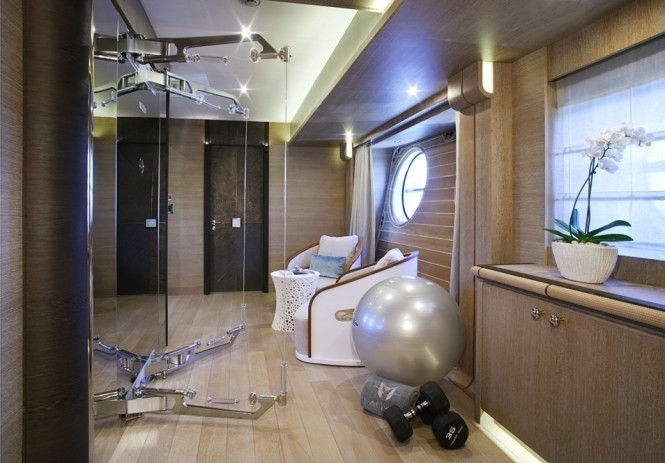 The 65m Yacht LADY M