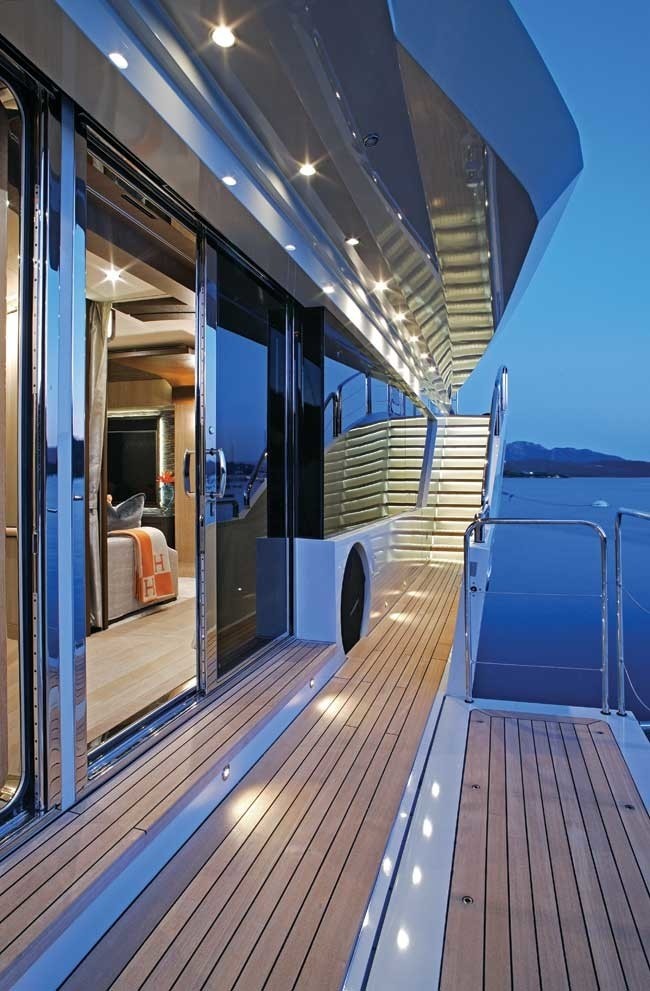 The 65m Yacht LADY M