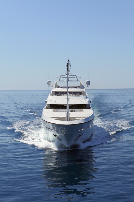 Forward Aspect: Yacht SEANNA's Cruising Photograph