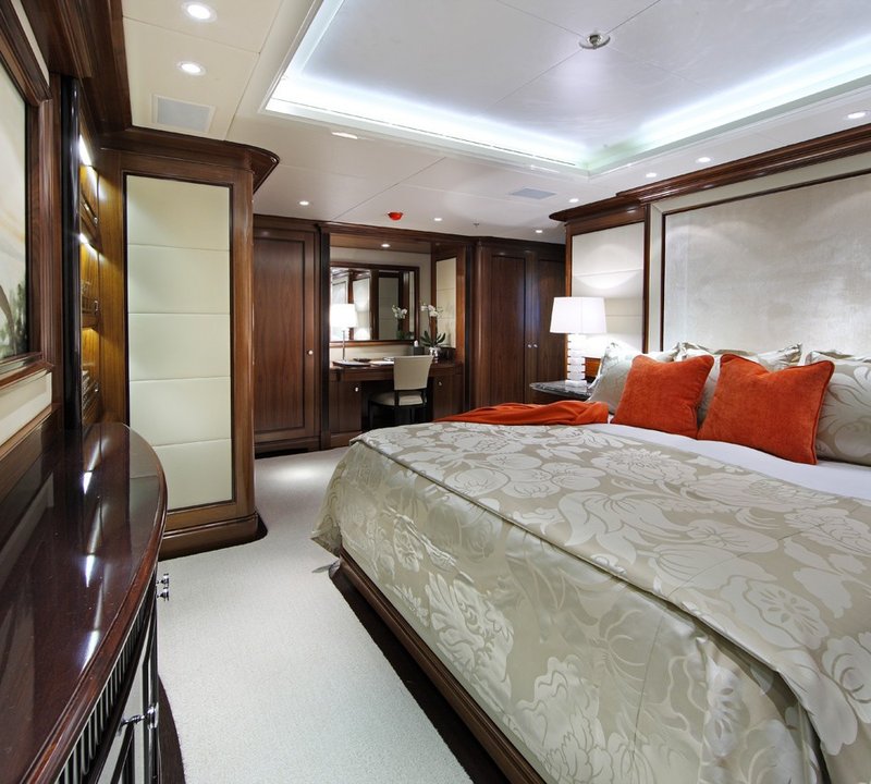 Berth: Yacht SEANNA's Red Guest's Cabin Captured