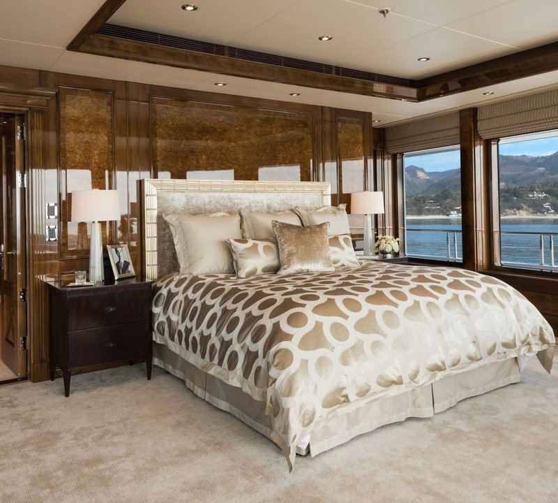 The 66m Yacht INVICTUS