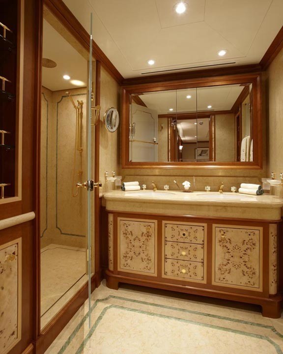 The 68m Yacht LADY CHRISTINE