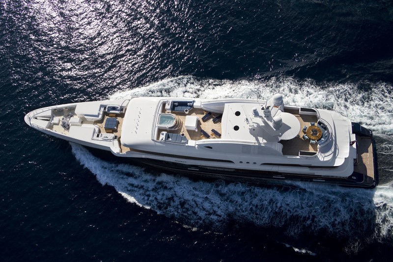 Above: Yacht SYCARA V's Cruising Captured