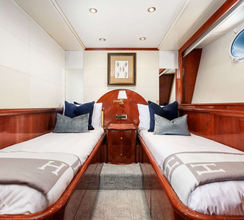 Twin cabin