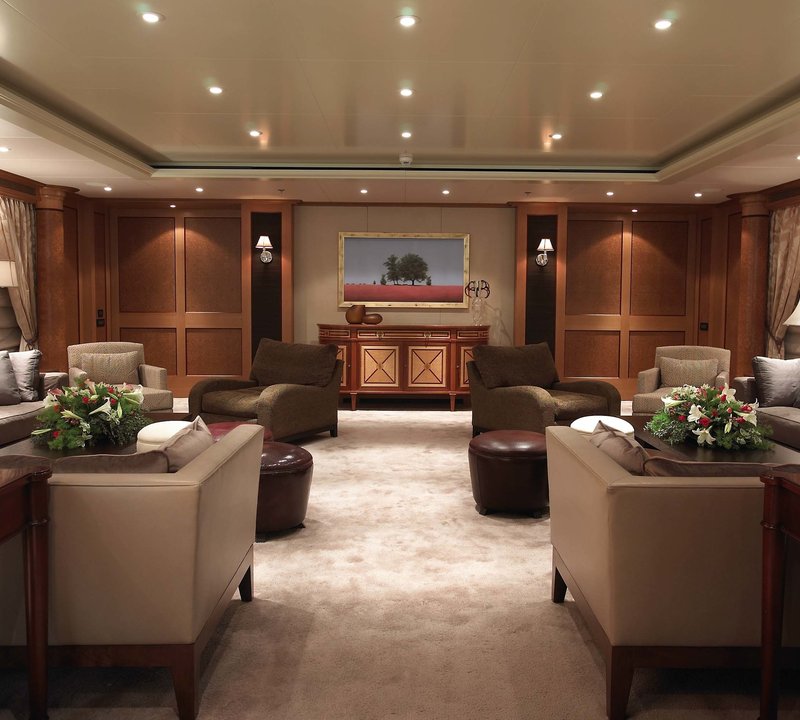 Profile: Yacht UTOPIA's Premier Saloon Image