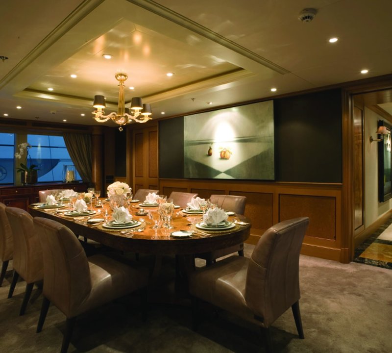 Formal Eating/dining On Yacht UTOPIA