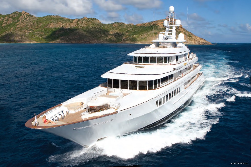 Cruising On Board Yacht UTOPIA