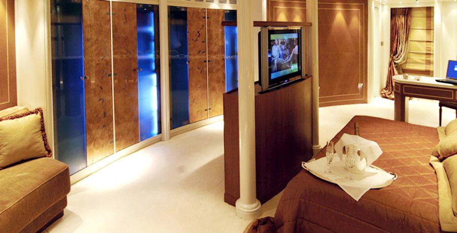 Television: Yacht ELEGANT 007's Main Master Cabin Captured