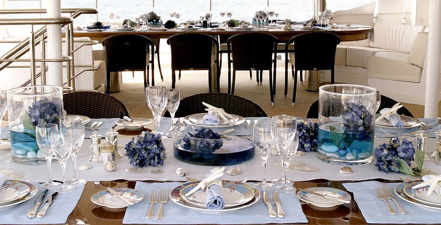 Set Furniture: Yacht ELEGANT 007's Close Up Captured