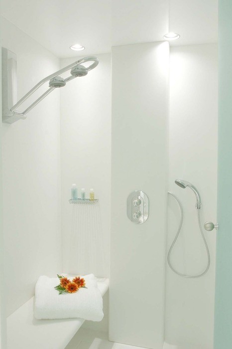 Showering: Yacht ELEGANT 007's Guest's Cabin Image